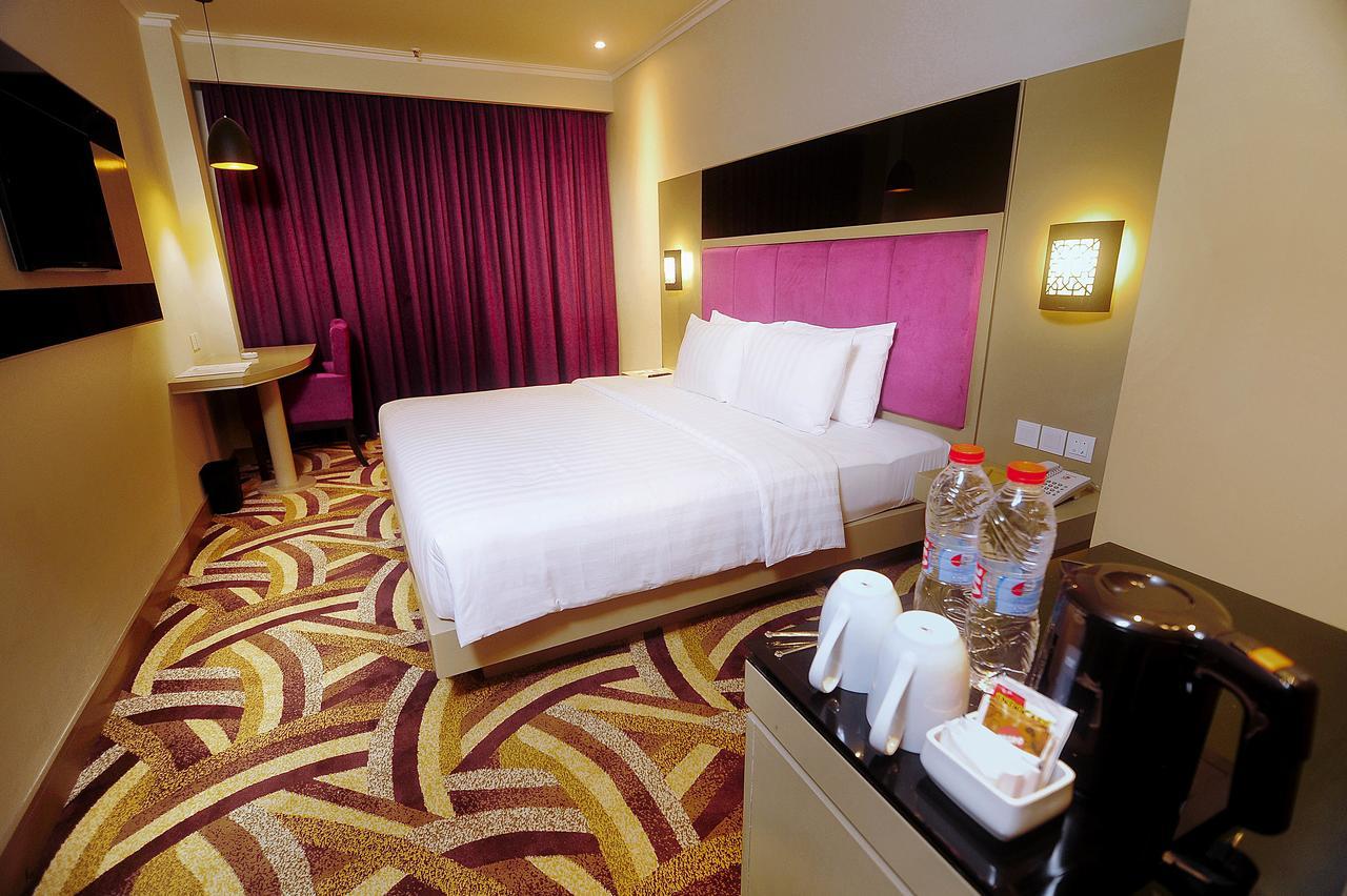S-One Hotel Palembang Dış mekan fotoğraf