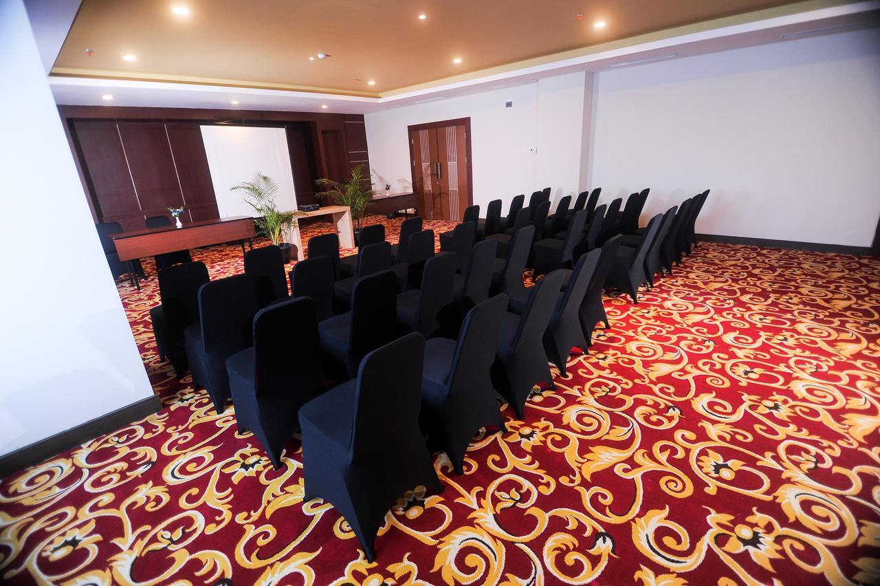 S-One Hotel Palembang Dış mekan fotoğraf