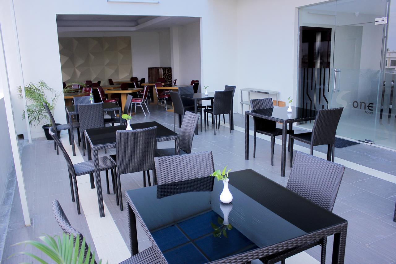 S-One Hotel Palembang Dış mekan fotoğraf